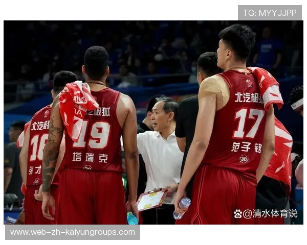 主帅战术果断，球队在下半场实现逆转